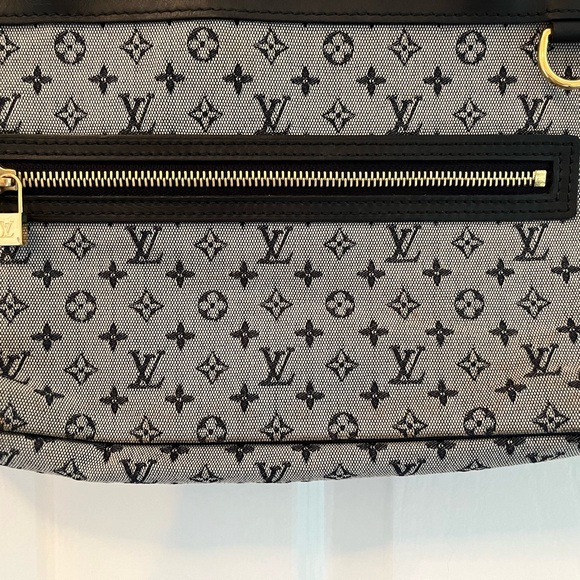 Louis Vuitton Denim Zip Tote - Picture 3 of 16